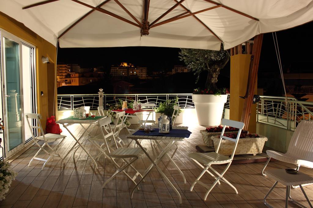 B&B I Fiori Del Mare Агрополи Екстериор снимка