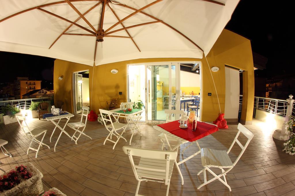 B&B I Fiori Del Mare Агрополи Екстериор снимка